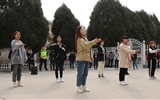 電子信息工程系分團(tuán)委組織開展“你我共牽手，愛心送溫暖”志愿服務(wù)活動(dòng)
